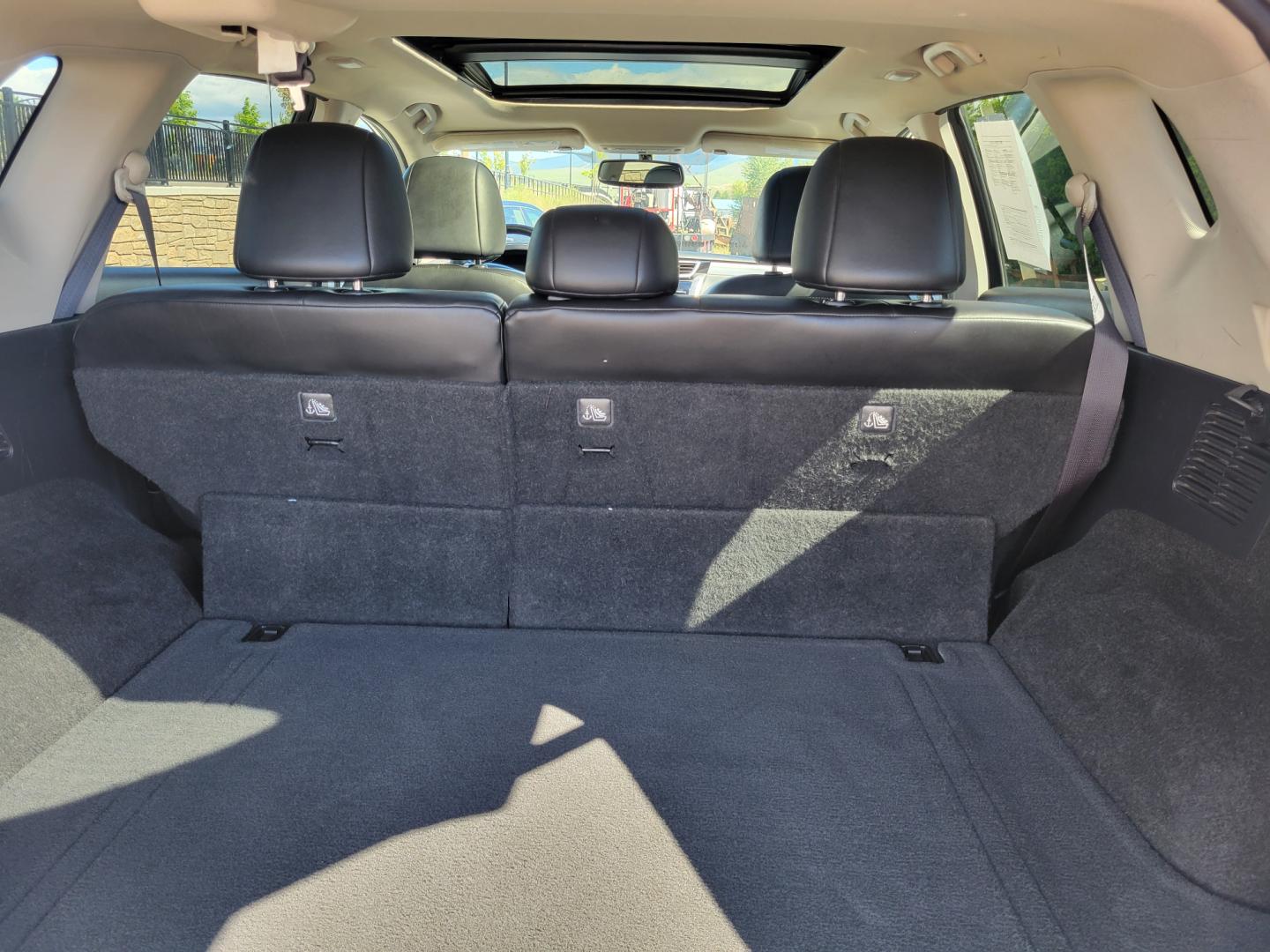 2015 Silver /Black Nissan Murano Platinum (5N1AZ2MH9FN) with an 3.5 V6 engine, XTRONIC CTV transmission, located at 450 N Russell, Missoula, MT, 59801, (406) 543-6600, 46.874496, -114.017433 - Loaded AWD. 3.5L V6. Xtronic CVT Transmission. Power Heated and Cooled Front Seats. Heated Steering Wheel. Power Sunroof. Leather. power Tilt and Telescoping Steering Wheel. Navigation. Backup Camera. Bose Sound System. Air Conditioning. Bluetooth. Steering Wheel Controls. Power Liftgate. Remote Sta - Photo#8